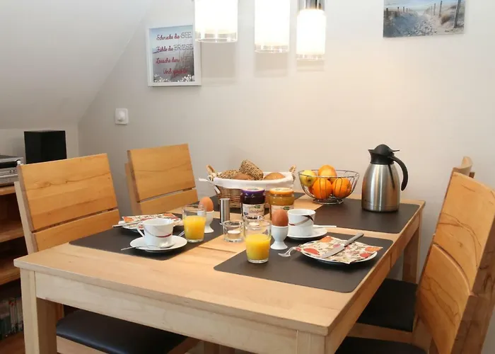 Strandaster Apartment *